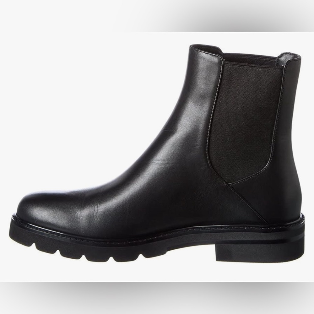 EUC Stuart Weitzman Leather Dylan Chelsea Bootie